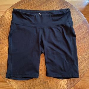 Mid Waist Biker Short in Black